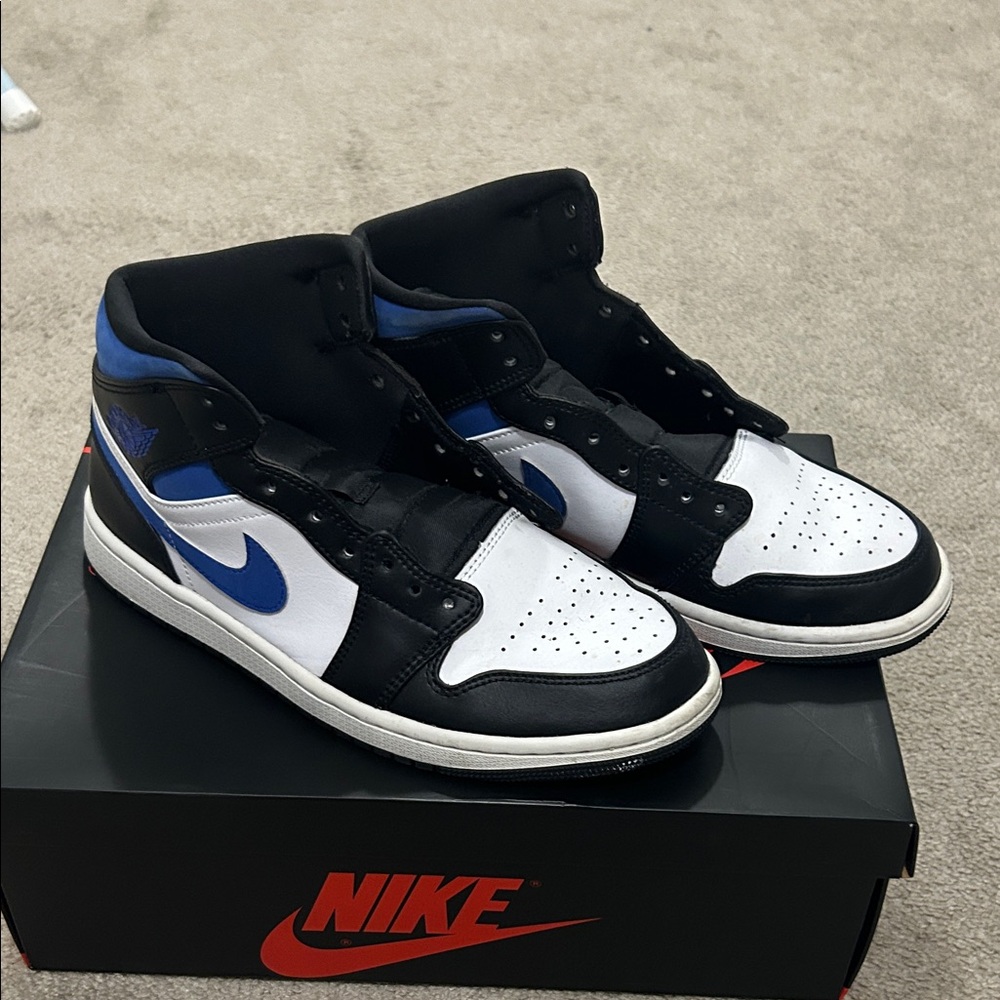 Nike Men's Black and Blue High-Top Sneakers